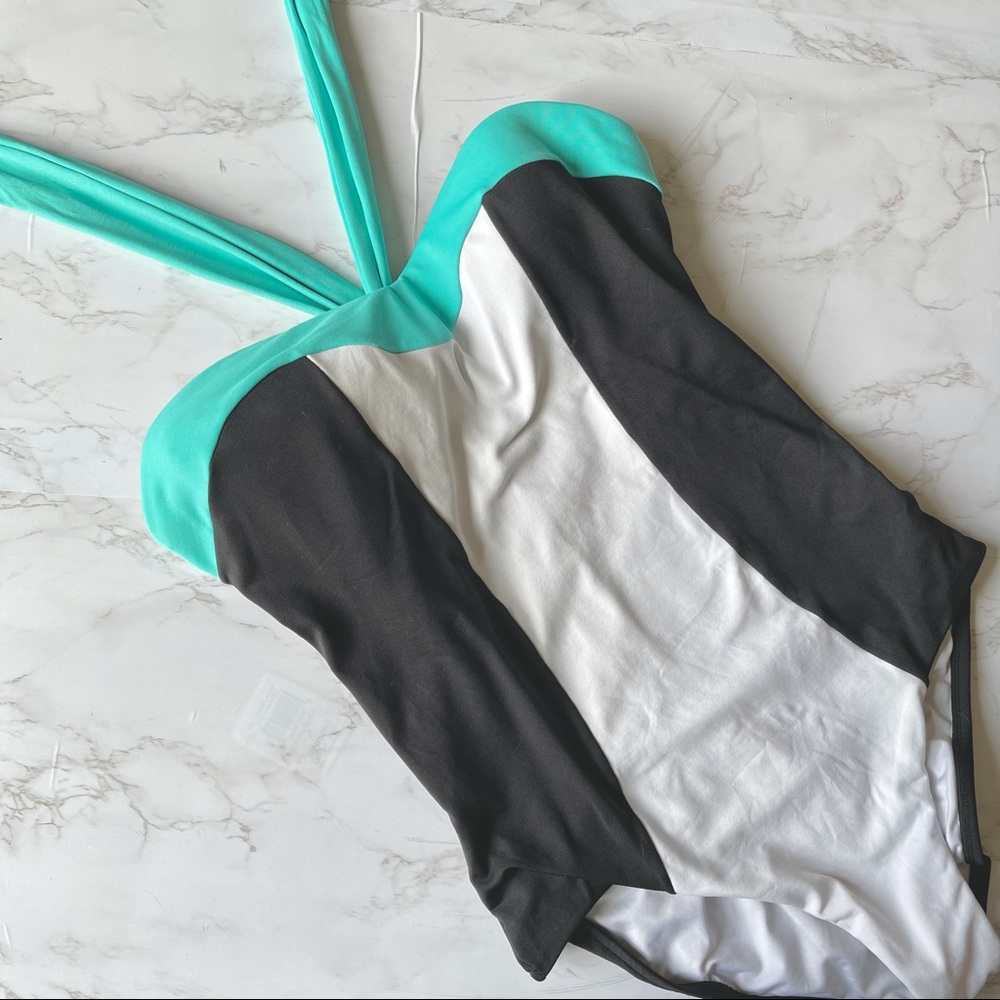 Leonisa | Padded One Piece Swim Suit Size: 12